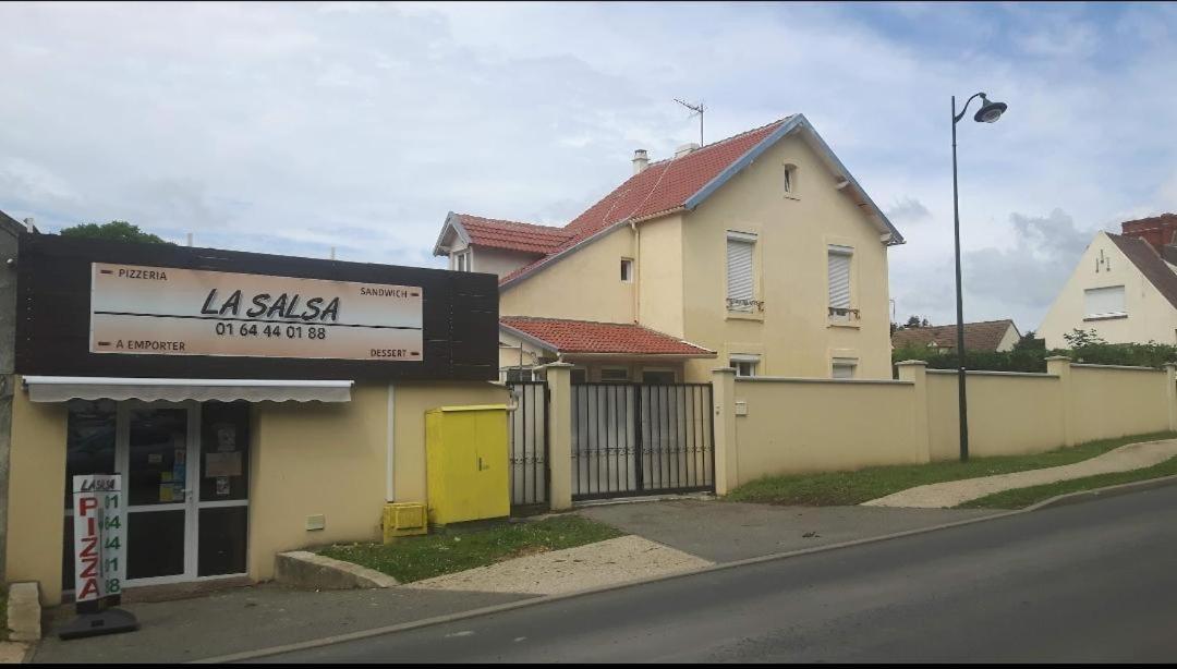 Bed and Breakfast A 7 Minutes De L'Aeroport Cdg 1 Thieux  Exterior foto